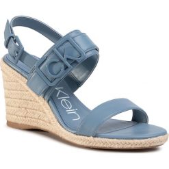 Espadryle CALVIN KLEIN - Belora B4E7994 Stone Blue. Niebieskie espadryle damskie Calvin Klein, z aplikacjami, ze skóry ekologicznej, bez obcasa, na obcasie. W wyprzedaży za 349,00 zł.