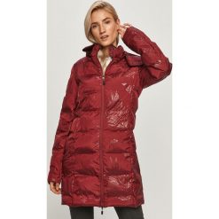 Desigual Sport - Kurtka. Czerwone płaszcze damskie Desigual Sport, s, bez wzorów, z poliesteru, sportowe, długie. Za 669,90 zł.