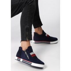 Granatowe Sneakersy Merignac. Niebieskie buty sportowe damskie Born2be, w paski, sportowe. Za 89,99 zł.