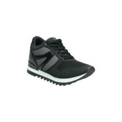 Buty Chika 10 BELI 01. Czarne buty sportowe damskie Chika 10, bez wzorów, sportowe. W wyprzedaży za 152,49 zł.