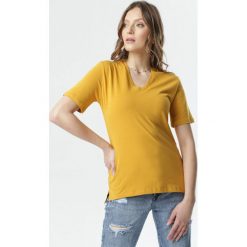 Camelowy T-shirt Sada. Pomarańczowe bluzki damskie Born2be, na imprezę, s, z aplikacjami, z dzianiny, bez kołnierzyka, bez rękawów. Za 54,99 zł.