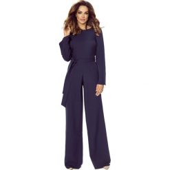 M59249_1 Granatowy. Niebieskie kombinezony damskie marki Bergamo, xl, z elastanu. Za 259,00 zł.