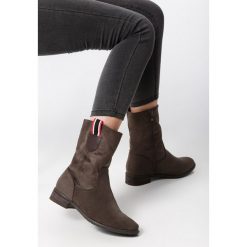 Khaki Botki Hey Marvelous. Brązowe botki damskie Born2be, na jesień, z okrągłym noskiem, bez obcasa, na płaskiej podeszwie, bez zapięcia. Za 99,99 zł.
