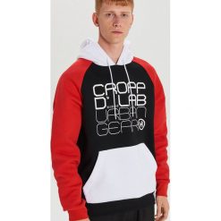 Kolorowa bluza z kapturem - Czarny. Czarne bluzy męskie Cropp, s, bez wzorów, z kapturem, bez rękawów, z kapturem. Za 119,99 zł.