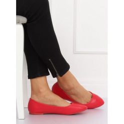 Baleriny damskie czerwone JULIAS. Czerwone baleriny damskie FunKee.pl, bez wzorów, ze skóry ekologicznej, eleganckie, bez obcasa. Za 85,99 zł.