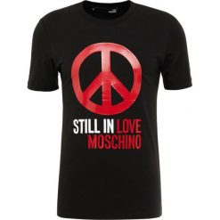 Love Moschino Tshirt z nadrukiem black. Czarne koszulki męskie Love Moschino, m, z nadrukiem, z elastanu, bez kołnierzyka, bez rękawów. Za 379,00 zł.