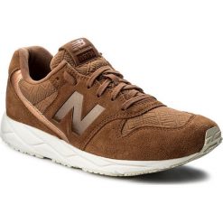Sneakersy NEW BALANCE - WRT96EAC Brązowy. Pomarańczowe półbuty damskie New Balance, z zamszu. W wyprzedaży za 299,00 zł.