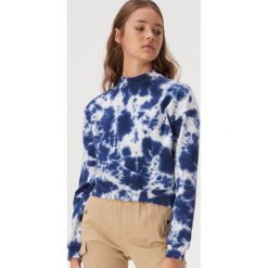 Bawełniana bluza z motywem tie dye - Niebieski. Niebieskie bluzy damskie Sinsay, s, bez wzorów, z bawełny, bez rękawów, bez kaptura. Za 49,99 zł.