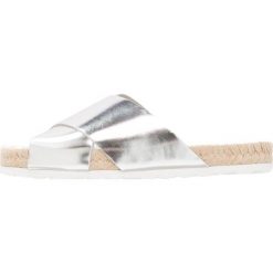 Chodaki damskie: Pieces PSMALLY Klapki silver