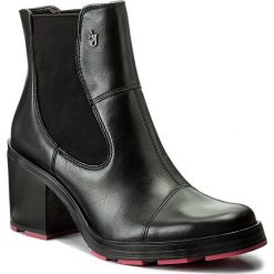 Botki ARMANI JEANS - 925278 7A638 00020 Nero. Czarne botki damskie skórzane marki Armani Jeans. W wyprzedaży za 619,00 zł.