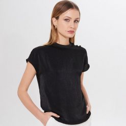 Bluzka z wiskozy z guzikami - Czarny. Czarne bluzki damskie Mohito, s, bez wzorów, z wiskozy, bez kołnierzyka, bez rękawów. Za 59,99 zł.