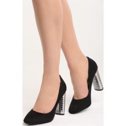 Czarne Czółenka Brave New World. Czarne buty ślubne damskie Born2be, na wysokim obcasie, na słupku. Za 69,99 zł.