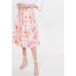 Bawełniana spódnica midi - Kremowy. Białe spódniczki damskie Mohito, bez wzorów, z bawełny, midi. Za 159,99 zł.