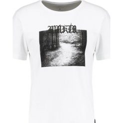 T-shirty męskie z nadrukiem: Makia SKOG Tshirt z nadrukiem white