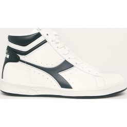 Diadora - Buty Game. Białe sneakersy męskie Diadora, z okrągłym noskiem, na sznurówki. W wyprzedaży za 179,90 zł.