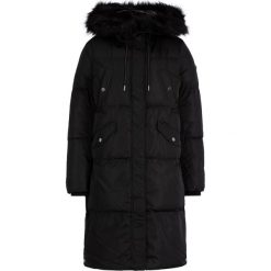 Kurtka puchowa Guess Roxie W94L0R WC5D0. Czarne kurtki damskie Guess, m, z aplikacjami, z puchu, bez kaptura. W wyprzedaży za 569,00 zł.