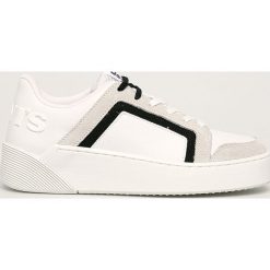Levi's - Buty. Białe buty sportowe damskie Levi's®, ze skóry. W wyprzedaży za 279,90 zł.