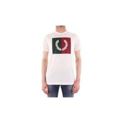 T-shirty z krótkim rękawem Fred Perry M5592. Białe t-shirty męskie Fred Perry, s, bez wzorów, bez kołnierzyka, krótkie. Za 347,76 zł.