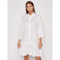 Sukienka koszulowa Emporio Armani 262665 0P320 00010. Białe sukienki damskie Emporio Armani, na co dzień, xl, bez wzorów, z bawełny, z koszulowym kołnierzykiem, bez rękawów, proste. Za 729,00 zł.