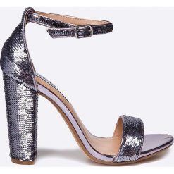 Steve Madden - Sandały. Szare sandały damskie marki Steve Madden, z materiału, na obcasie, na klamry. W wyprzedaży za 179,90 zł.
