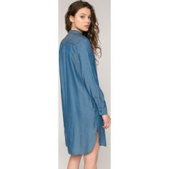 Lee - Sukienka. Niebieskie bez kategorii marki Lee, na co dzień, s, z lyocellu, casualowe, z krótkim rękawem, mini. Za 299,90 zł.