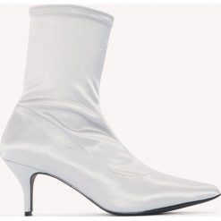 Botki damskie lity: NA-KD Shoes Satynowe botki z miękką cholewką - Grey,Silver
