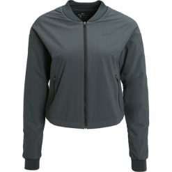 Nike Performance Kurtka zimowa seaweed/hasta/barely volt/reflective black. Zielone kurtki damskie zimowe marki Nike Performance, l, z elastanu. W wyprzedaży za 351,45 zł.