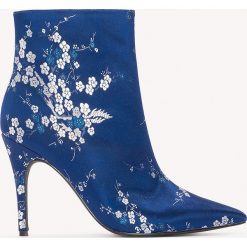 Botki damskie lity: NA-KD Shoes Satynowe botki w żakardowe kwiaty - Blue