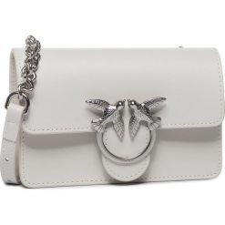Saszetka nerka PINKO - Love Baby Simply Cl PE 20 PLTT 1P21KR Y5FF White I09. Białe nerki damskie Pinko, bez wzorów, ze skóry, młodzieżowe, bez dodatków. W wyprzedaży za 589,00 zł.