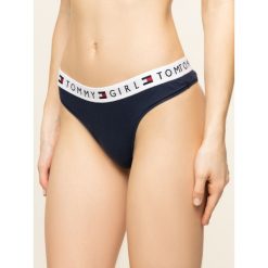 Stringi TOMMY HILFIGER UW0UW01572. Niebieskie stringi damskie TOMMY HILFIGER, m, bez wzorów, z elastanu. Za 89,00 zł.