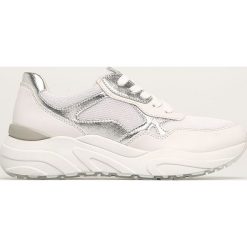Marco Tozzi - Buty. Białe buty sportowe damskie Marco Tozzi, z gumy. W wyprzedaży za 159,90 zł.