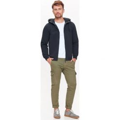 Bluza męska rozpinana z kapturem. Bluzy męskie Top Secret, na zimę, m, z haftami, z kapturem, bez rękawów, z kapturem. W wyprzedaży za 39,99 zł.