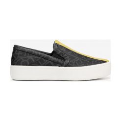 Calvin Klein Chantell Slip On Buty Czarny. Czarne trampki i tenisówki damskie Calvin Klein, bez wzorów, z materiału, bez zapięcia. Za 502,95 zł.