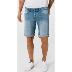 Guess Szorty Niebieski. Niebieskie spodenki i szorty męskie Guess, z aplikacjami, z elastanu. Za 307,95 zł.