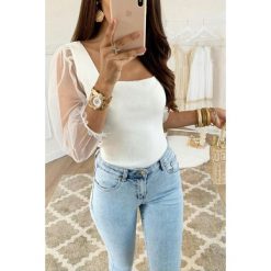 Bluzka damska AGIZA WHITE. Białe bluzki damskie Bluzka damska AGIZA WHITE, s, bez wzorów, bez kołnierzyka, z długim rękawem. W wyprzedaży za 49,00 zł.