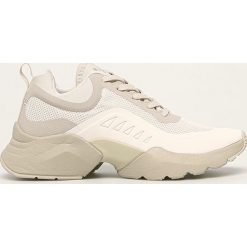 Tamaris - Buty. Białe buty sportowe damskie Tamaris, bez wzorów, z gumy, sportowe. W wyprzedaży za 179,90 zł.