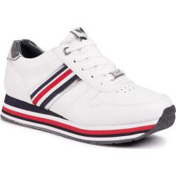 Sneakersy TOM TAILOR - 809550100 White. Białe półbuty damskie Tom Tailor, na co dzień, bez wzorów, ze skóry ekologicznej, bez obcasa, na płaskiej podeszwie, bez zapięcia. Za 199,99 zł.