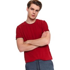 T-shirt gładki. Czerwone t-shirty męskie Top Secret, na lato, m, bez wzorów, z bawełny, klasyczne, z klasycznym kołnierzykiem, krótkie. W wyprzedaży za 29,99 zł.