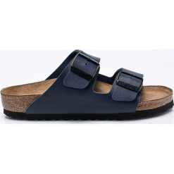 Birkenstock - Klapki Arizona. Niebieskie klapki damskie Birkenstock, bez wzorów, ze skóry, bez obcasa, na obcasie. W wyprzedaży za 199,90 zł.