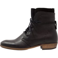 HUB HALLY Botki sznurowane black/natural. Czarne botki damskie marki HUB, ze skóry, bez obcasa, na sznurówki. Za 559,00 zł.