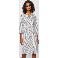 Pinko - Sukienka. Białe sukienki damskie Pinko, na co dzień, bez wzorów, z bawełny, casualowe, z włoskim kołnierzykiem, bez rękawów, mini, rozkloszowane. W wyprzedaży za 749,90 zł.