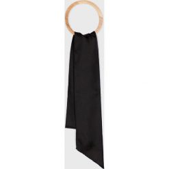 Moschino - Apaszka. Czarne szaliki damskie MOSCHINO, z jedwabiu. W wyprzedaży za 139,90 zł.