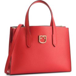 Torebka FURLA - Lodovica 1010988 B BVD8 Q74 Kiss f. Czerwone torebki klasyczne damskie marki Furla, bez wzorów, ze skóry, klasyczne, na ramię, bez dodatków. Za 1470,00 zł.