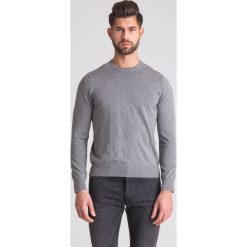 Szary sweter Emporio Armani - Szary. Szare swetry męskie Emporio Armani, xl, bez wzorów, bez kołnierzyka, bez kaptura. Za 579,00 zł.