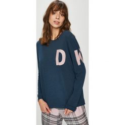 Dkny - Bluzka piżamowa. Niebieskie piżamy damskie DKNY, s, z nadrukiem, z elastanu, z długim rękawem. W wyprzedaży za 119,90 zł.