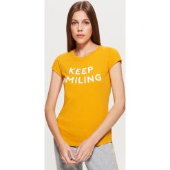 T-shirty damskie: Koszulka z napisem - Żółty