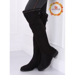 Oficerki zamszowe czarne Z173 BLACK. Czarne kozaki damskie obuwie damskie, z zamszu, bez obcasa, na płaskiej podeszwie, na zamek. Za 137,99 zł.