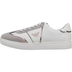Emporio Armani Tenisówki Biały Szary. Szare trampki i tenisówki damskie Emporio Armani, bez wzorów, ze skóry, bez zapięcia. Za 722,95 zł.