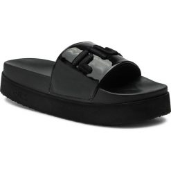 Klapki FILA - Morro Bay Zeppa F Wmn 1010638.12V Black/Black. Czarne klapki damskie Fila, bez wzorów, ze skóry ekologicznej, bez obcasa. W wyprzedaży za 179,00 zł.