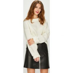 Medicine - Sweter Basic. Żółte swetry damskie marki MEDICINE, s, bez wzorów, z elastanu, z krótkim rękawem, krótkie, bez kaptura. W wyprzedaży za 59,90 zł.
